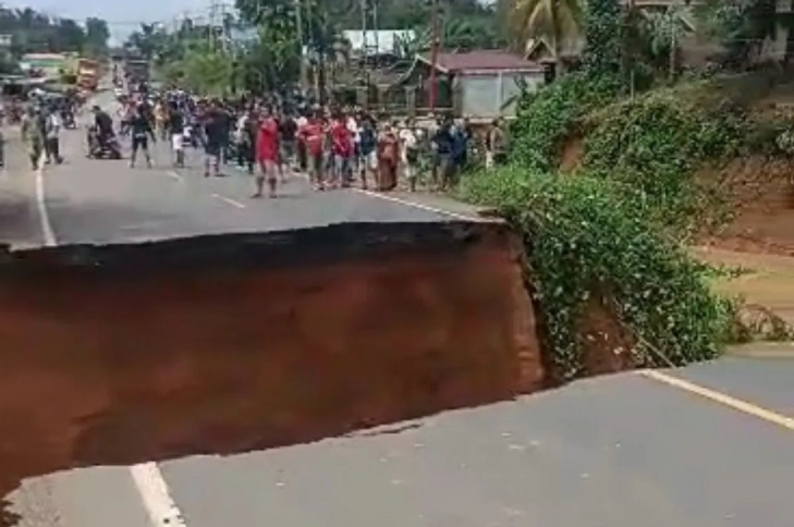 Jalan Lintas Sumatera di Bungo Putus, Pengendara Dialihkan ke Jalur Alternatif