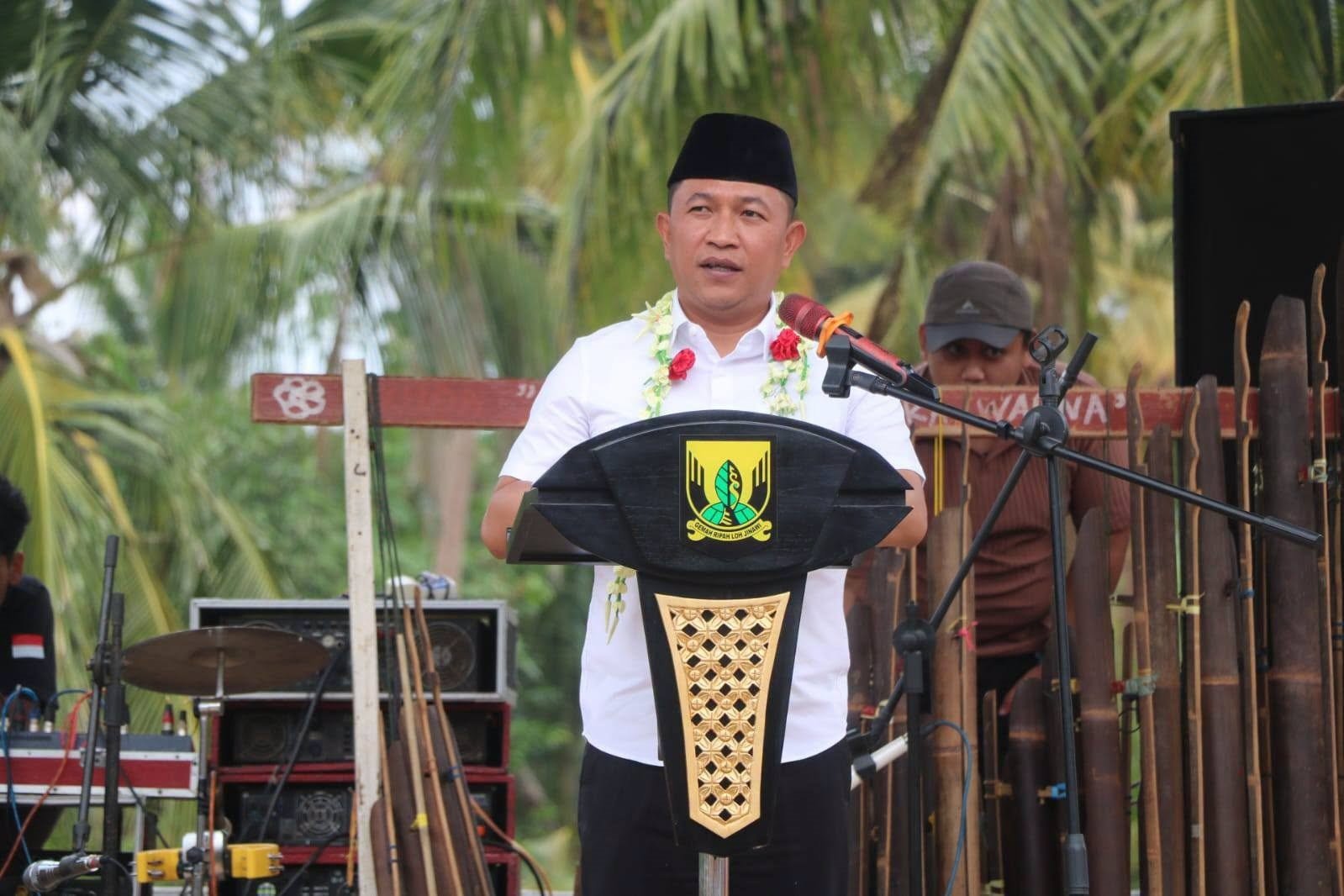 Wakil Bupati Sukabumi Andreas saat membuka kegiatan Sapa Isu Daerah sekaligus Perayaan HUT ke-81 Kemerdekaan Republik Indonesia yang digelar PKC PMII Jawa Barat, Minggu (23/8/2026).